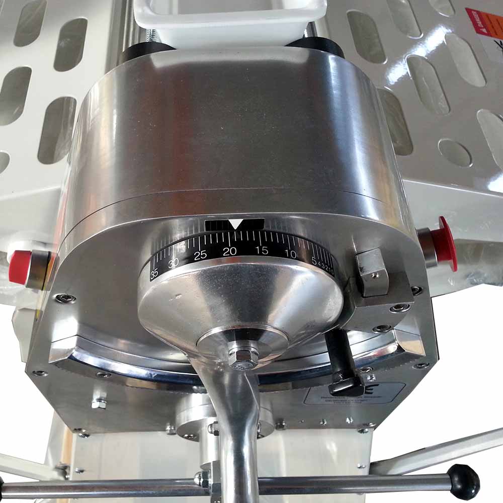 https://www.machine-bakery.com/images/Product/Sheeter-Moulder/Dough-Sheeter-S-520/dough_sheeter_S-520_02.jpg